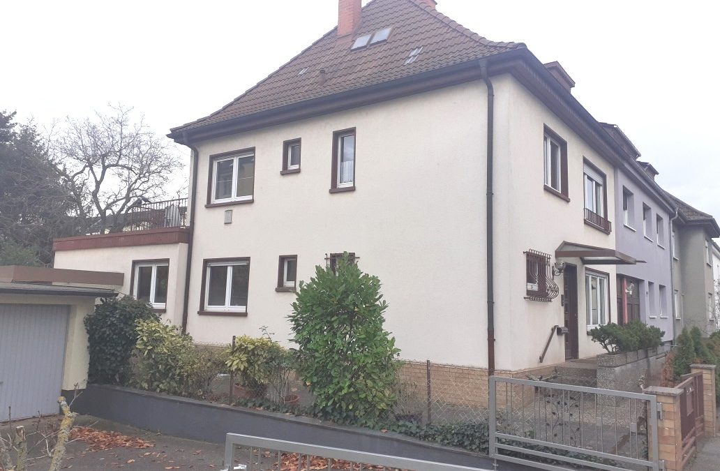 Ein-/Zweifamilienhaus mit Ausbaureserve in schöner Wohnlage