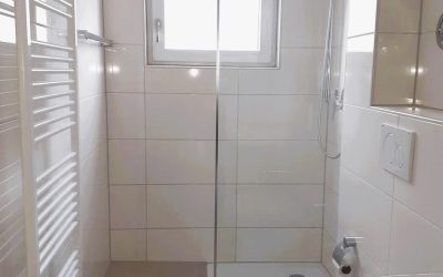 Sehr stilvolle und sanierte Wohnung mit EBK