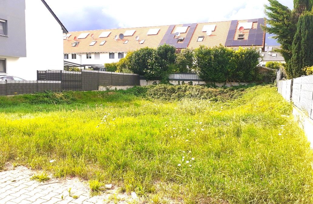 Bauplatz zur Bebauung mit einer Doppelhaushälfte