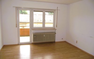 Großzügige Wohnung mit 2 Bädern, Balkon und Garage in ruhiger Lage