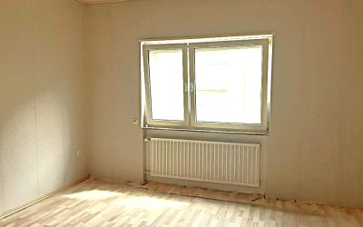 Renovierte Wohnung mit schönem Schnitt und Garage